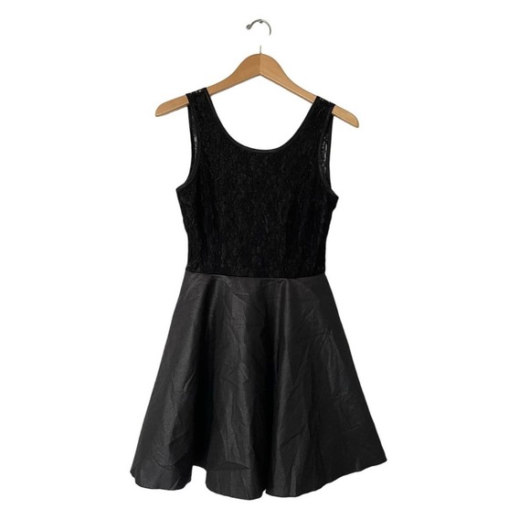 Walter Baker Sleeveless Fit N Flare Dress NWT - Picture 1 of 5